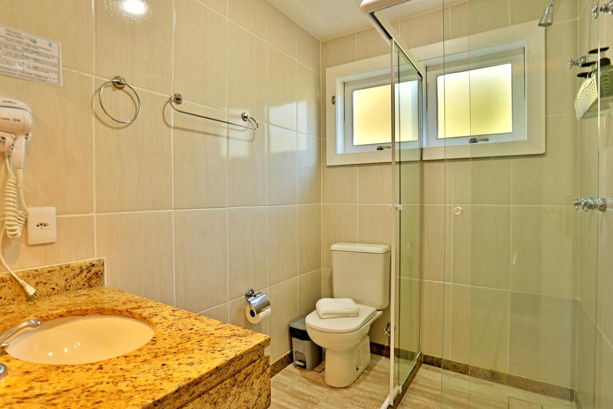 Quarto Duplo com Banheira de Hidromassagem
